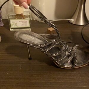 Donna Piu Gray/Silver Stiletto Sandals size 38